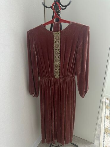 вечерние платья из бархата для полных: Бархатное платье макси - Материал: мягкий бархат с красивым