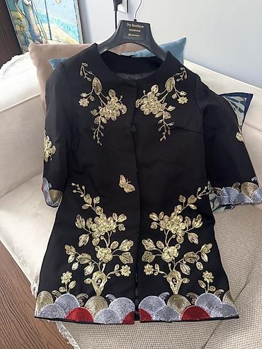 Üst geyimi: Qadın üçün zərif naxışlı tunika/kardiqan Marka: CHİLİA Luxury Wear - — 1