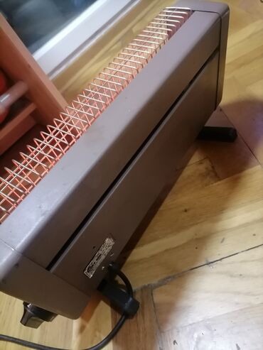 Kaloriferi: Grejalica Kvarcna mala FABA 1600w sa dva staklena grejača 
 Mirjevo — 7