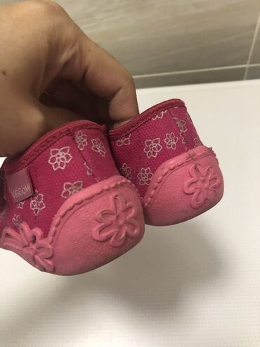 Игрушки: Очень в хорошем состоянии! Б/У,Одевали пару раз! Можно стирать в — 9