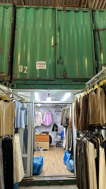 одежда дордой: Продаю Торговый контейнер, С местом, 20 тонн, Утеплен