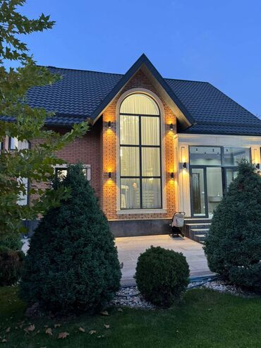 продаю частный дом в бишкеке: Үй, 250 кв. м, 5 бөлмө, Кыймылсыз мүлк агенттиги, Дизайнердик оңдоо