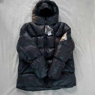 в наличии куртки: Palace balaclava puffer jacket качество люкс состояние хорошее