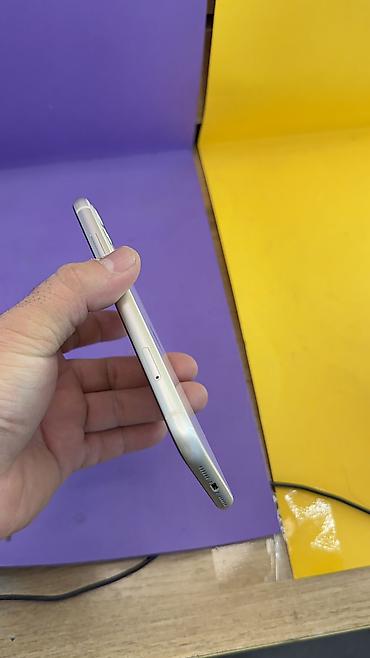 Apple iPhone: IPhone 11, Б/у, 64 ГБ, 80 % — 11