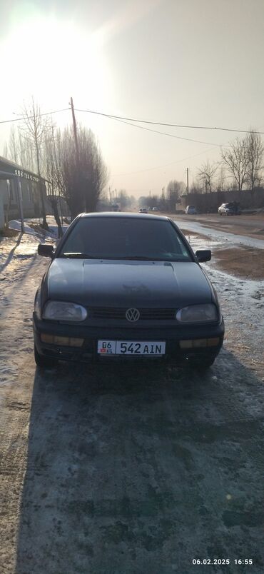 Volkswagen: Volkswagen Golf: 1993 г., 1.8 л, Механика, Бензин, Хэтчбэк