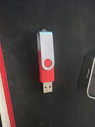 flash: USB flash yaddaş – TOBB ETÜ loqolu - Korpus: qırmızı silikon gövdə — 3