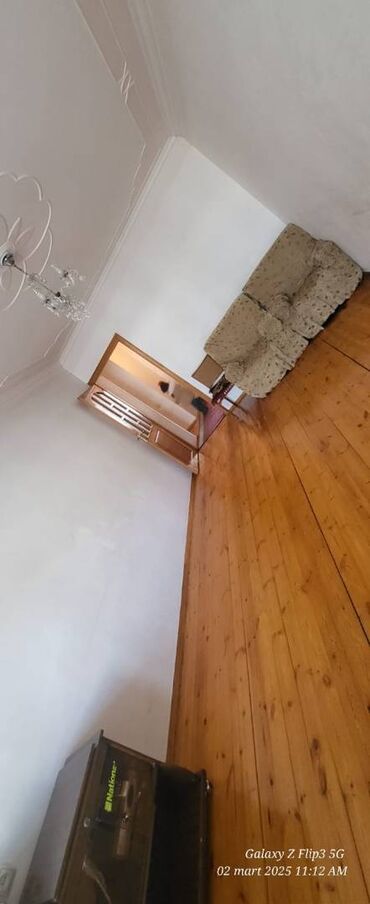 Uzunmüddətli kirayə mənzillər: Elmlər metrosuna yaxın,53 nömrəli məktəbin yanında,9 mərtəbənin,4-cü — 3