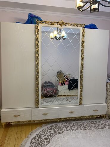 yataq dolabi: Açılan, 4 qapılı Düz dolab, Qarderob, paltar dolabı