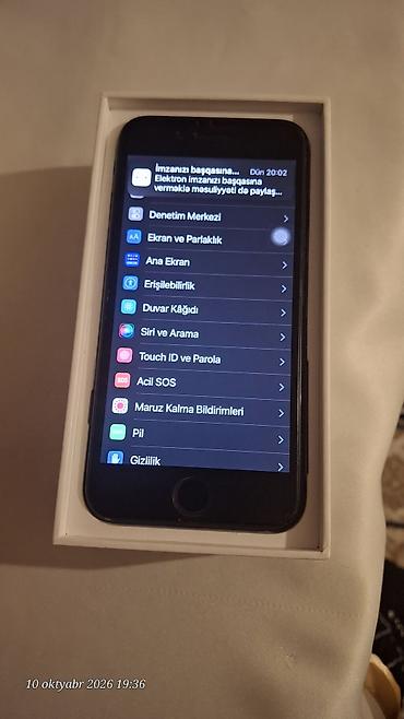 irsad iphone 7: IPhone 7, Qara, Barmaq izi — 8