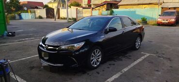 купить бу электромобиль из китая: Toyota Camry: 2017 г., 2.5 л, Вариатор, Гибрид, Седан