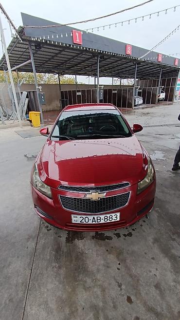 masin satis sayti: Chevrolet Cruze sedan – qırmızı rəng - Kuzov: 4 qapılı sedan, parlaq — 2