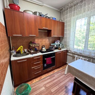 квартира на восток 5: 4 комнаты, 75 м², 105 серия, 3 этаж, Косметический ремонт