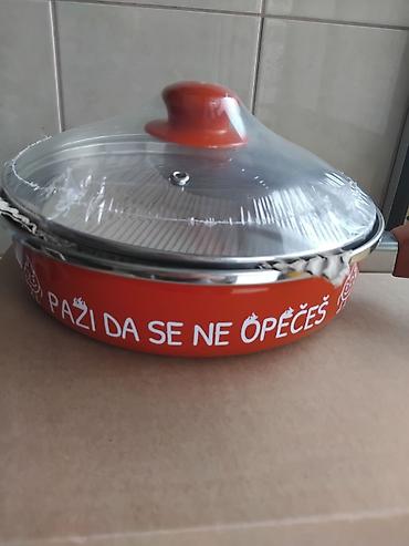 Tiganji: Metalac emajlirani tiganj sa staklenim poklopcem, 22cm. Za sve vrste — 1