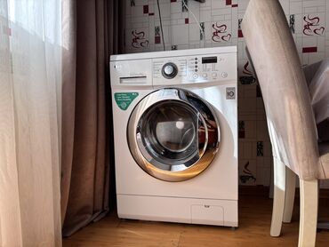 LG brendinin Direct Drive texnologiyalı paltaryuyan maşını. Bu model