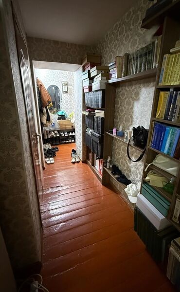 продаю дом можно в рассрочку: 1 бөлмө, 30 кв. м, Хрущевка, 3 кабат, Косметикалык ремонт