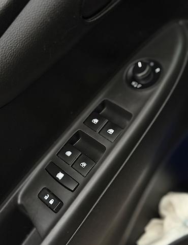 Chevrolet: Chevrolet Spark: 2019 г., 1 л, Вариатор, Бензин, Хэтчбэк — 17