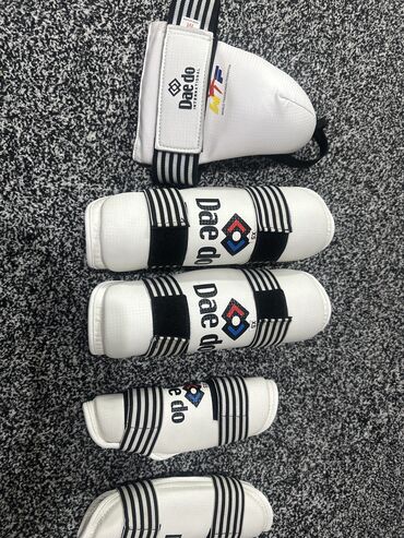 Спортивная форма: Кимоно, добок для тхэквондо Adidas (комплект из куртки, брюк и белого — 9