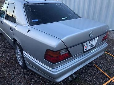 чанган уни к: Mercedes-Benz E-Class: 1993 г., 2 л, Кол менен иштөөчү, Бензин, Седан — 9