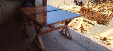 Bağ, çöl masa və oturacaq dəstləri: Rustik taxta yemək dəsti Tərkibi: - 1 ədəd düzbucaqlı masa - 2 ədəd — 6