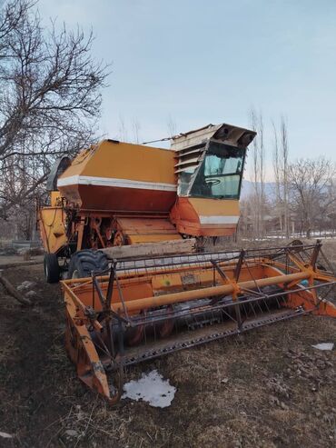 купить комбайн нива ск 5 бу: Комбайн сатылат срочно