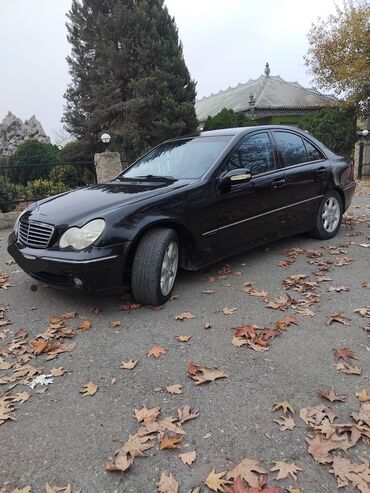 Mercedes-Benz: Mercedes-Benz C 200: 2 l | Sedan — 4