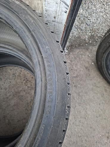 Шины: Зимние шины Dunlop, ненаправленный рисунок протектора с большим — 2
