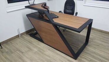 Письменные столы: Письменный стол — 4