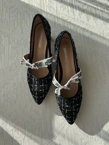 вечерние женские туфли: Туфли 39.5, цвет - Черный