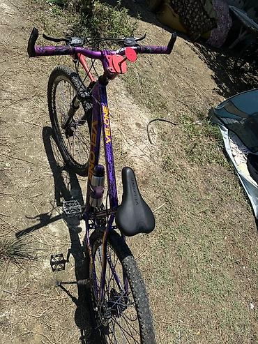 stark velo: Velone dağ velosipedi 29 Ölçü - Rəng: bənövşəyi-qara naqişli gövdə — 3