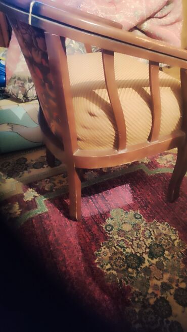 Qonaq otağı dəstləri: Yeni, Jurnal masası, Kredit yoxdur, Rumıniya — 13