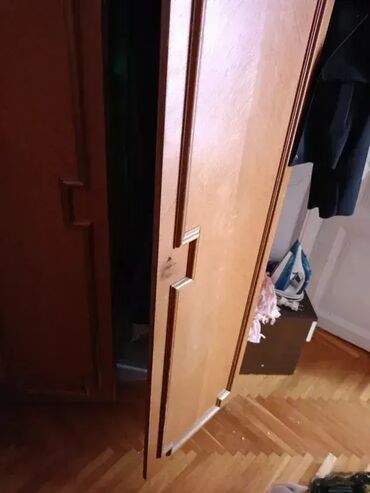 Ostali nameštaj: Popravka vrata na ormarima, stelovanje i zamena šarki 🛠 Usluge — 2