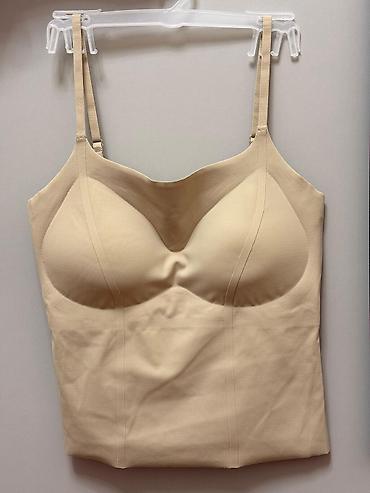 Alt paltarı: Rəng: dəri rəngi (bej) Model: qadın bədənformalaşdırıcı top/kombinezon — 1