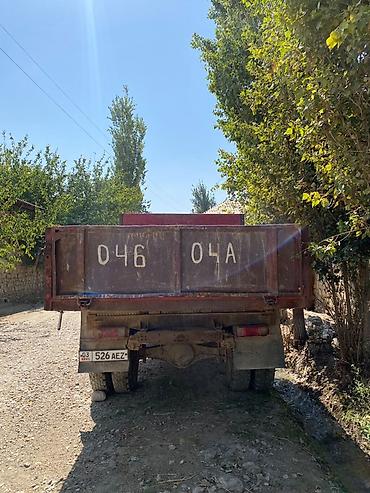 полуприцеп самосвальный: Грузовой автомобиль ГАЗ‑53, бортовой самосвальный кузов. Основные — 4