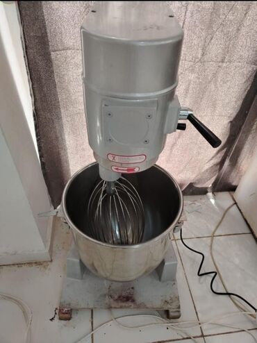 Yataq otağı dəstləri: Mikser 30 kq, 4 ay istifade edilib teze kimidir, 900 man.Unvan Şabran