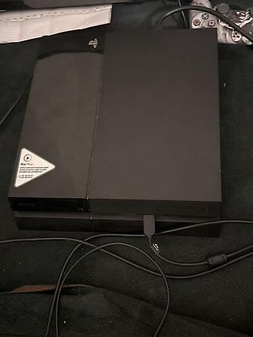 PlayStation 4 (Fat) oyun konsolu Yeni kimidir az islenib Ustunde 2 lalafo.az -da PlayStation 4 (Fat) oyun konsolu Yeni kimidir az islenib Ustunde 2