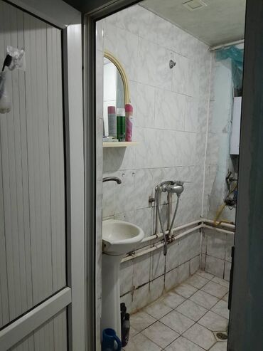 Köhnə tikili: Biləcəri qəs Yəhya Hüseynov küç 5 mərtəbəli binanın 1 ci mertebesinde -da lalafo.az — 5 Köhnə tikili: Biləcəri qəs Yəhya Hüseynov küç 5 mərtəbəli binanın 1 ci mertebesinde — 5