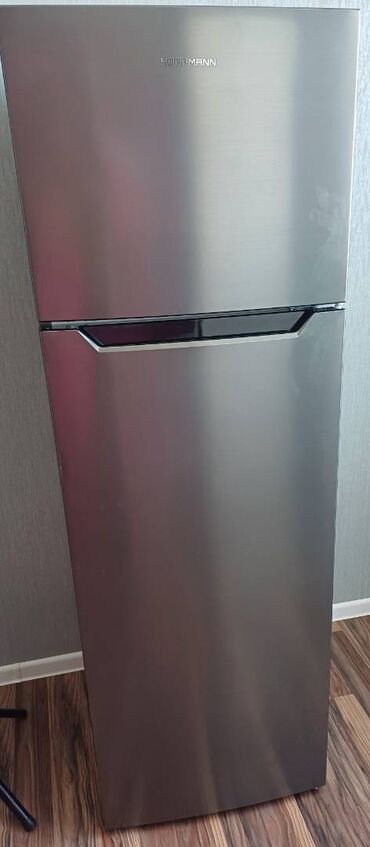 Mikserlər: Soyuducu satılır – HOFMANN modeli, hündürlüyü 167 sm, metal rəng. Cəmi