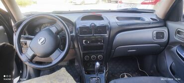 nissan sunni: Nissan Sunny: 1.6 l | 2008 il Sedan