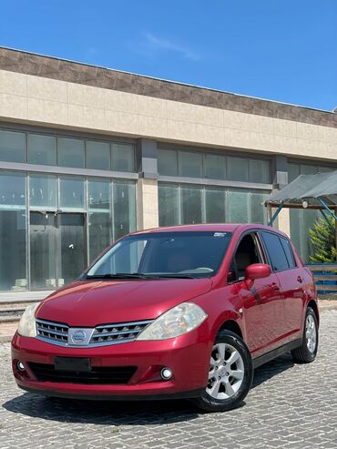 Мототранспорт: Nissan Tiida: 1.6 л | 2008 г. Хэтчбэк