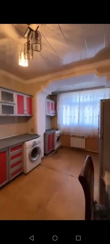 badamdar kiraye ev: Genclik .metrosun yaxinliiqi Genclik Mollun yani 200 nomreli mektebin