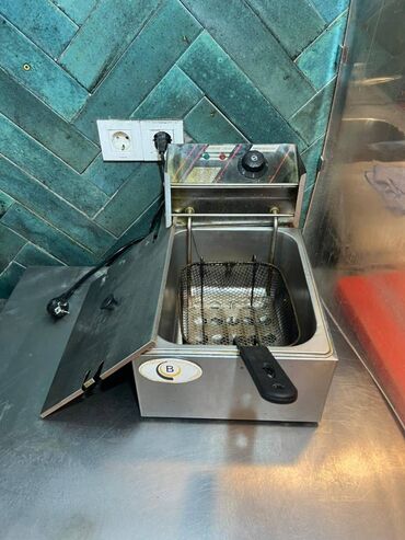 Dönər aparatları: Salam. Gənclik Mallda bağlanmış restoranın avadanlığı satışa — 10