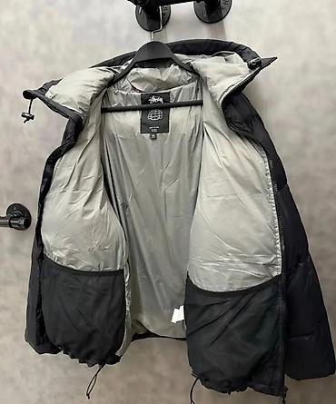 спортивный пуховик: Пуховик Stüssy 800 Fill, мужской. - Цвет: черный, подкладка серая. - — 3