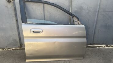 хонда энвикс: Передняя правая дверь Honda 2003 г., Б/у, цвет - Серебристый,Оригинал