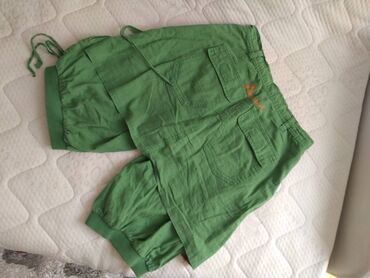 Šortsevi, Bermude: Desigual sorts-bermude, materijal pamuk i lan, veoma zanimljiv model — 9