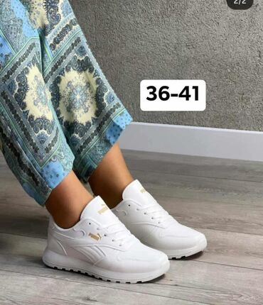 Women's Sneakers and athletic shoes: Patike – sportski modeli - Crno‑bele patike sa debljim đonom i — 4