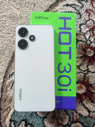 телефон на 4 сим карты: Infinix HOT 30i, Б/у, 64 ГБ, цвет - Серый, 2 SIM