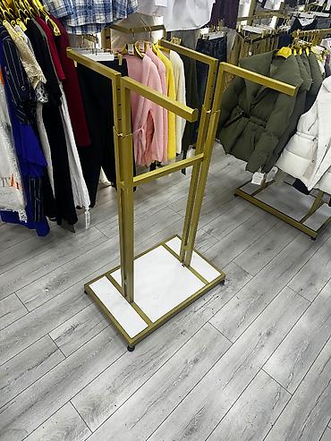 Mağaza avadanlığı: Mağaza üçün paltar asqısı stendi - Material: metal konstruksiya — 1