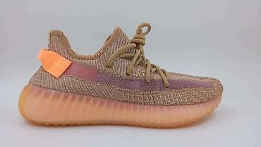 Patike: Yeezy modeli od 36 do 46 za samo 4000 din
pb — 4