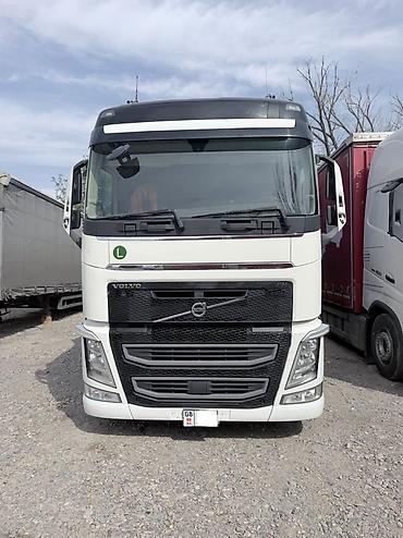Тягач, Volvo, 2019 г., Тентованный