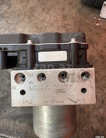 Автозапчасти: Land Rover üçün ABS blok / hidroblok modulu. Üzərində görünən kodlar — 2